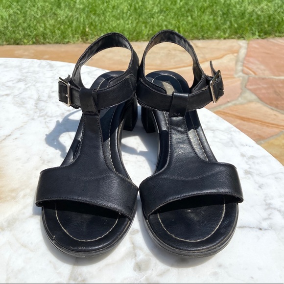 Black blocky heel leather strap sandals - Picture 3 of 9